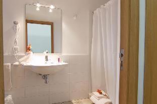 Petit Hotel Hostatgeria Sant Salvador - 7