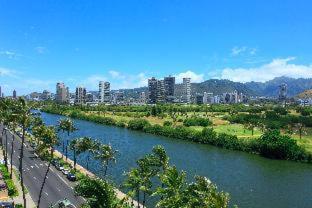 Wayfinder Waikiki - Voted Top 10 Best Hotels in Hawaii! - 2
