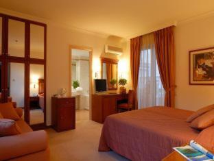 Athens Atrium Hotel & Jacuzzi Suites - 2