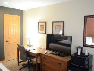Crossroads Hotel & Event Center - 1