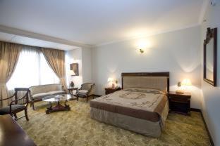 Hotel Sarina - 9