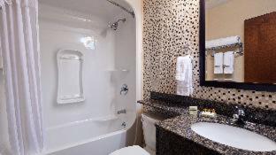 Best Western Plus Woodstock Inn & Suites - 5