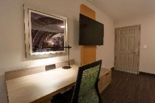 GreenTree Pasadena - 1