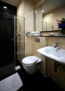 V Hotel Lavender - 3