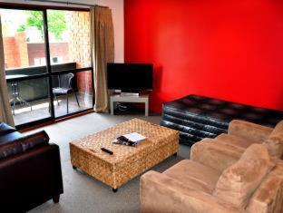 St James Apartments - 3