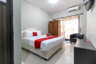 RedDoorz near Solo Balapan Station 2 - Solo - 9