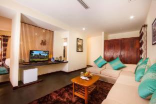 The Privilege Boutique - 5