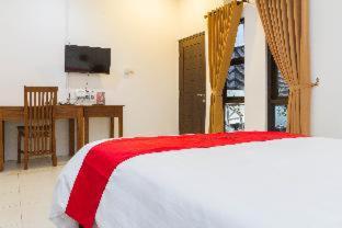RedDoorz near Jatinangor Town Square - 5