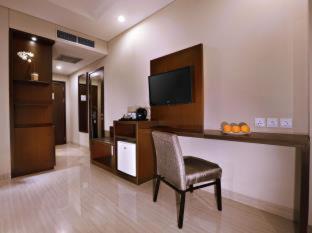 Aston Imperial Bekasi Hotel & Conference Center - Bekasi - 3