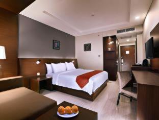 Aston Imperial Bekasi Hotel & Conference Center - Bekasi - 2