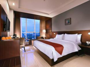 Aston Imperial Bekasi Hotel & Conference Center - Bekasi - 1