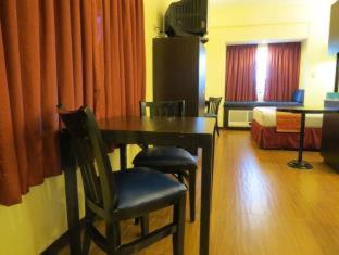 Microtel by Wyndham Batangas - Santo Tomas - 3