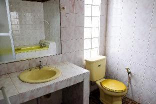 RedDoorz Plus near Jalan Baru Bogor - 2