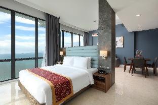 Hompton Hotel by the Beach - George Town - 8