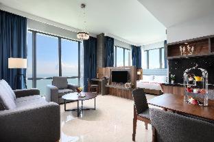 Hompton Hotel by the Beach - 3