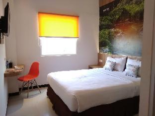 Front One Hotel Airport Solo - 7