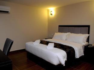 KK Waterfront Hotel - 9
