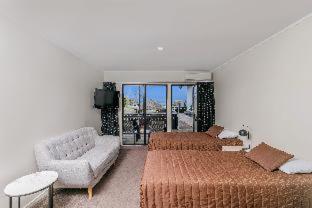 Le Chalet Suisse Motel Taupo - 1