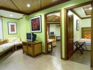 Boracay Tropics Resort Hotel - 4