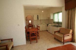 New York Plaza Hotel Apartments - Paphos - 9