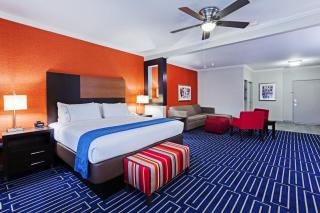 Holiday Inn Express & Suites Houston East by IHG - Houston - 8