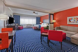 Holiday Inn Express & Suites Houston East by IHG - Houston - 5