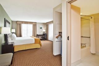 Holiday Inn Express Hotel and Suites Harrington - Dover Area by IHG - 1