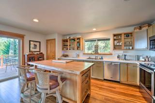 Mid-Century Cabin with Deck and Puget Sound Vistas! - Hansville - 3