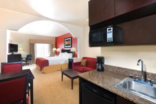 Holiday Inn Express & Suites Casa Grande by IHG - 1