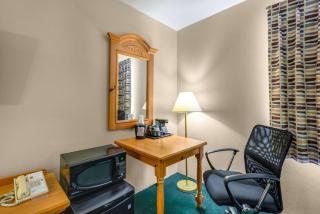 Rodeway Inn - 2