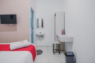 RedDoorz near Jalan Soeprapto Bengkulu - Bengkulu - 3