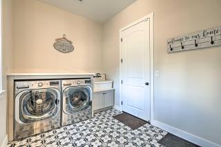 Flagstaff Oasis with Hot Tub - 3 Mi to Downtown! - Flagstaff - 1