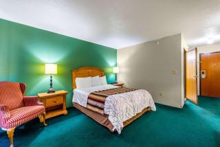 Rodeway Inn - 3