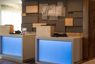 Holiday Inn Express & Suites Rock Falls by IHG - 7
