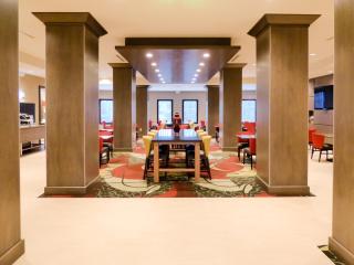 Holiday Inn Express & Suites Plymouth - Ann Arbor Area by IHG - 3