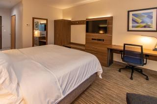 Holiday Inn Express Hotel & Suites Roseville - Galleria Area by IHG - Roseville - 4