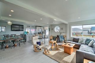 Coastal Retreat Deck, Ocean Views and Walk to Beach - Pacific Beach - 7