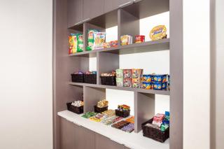 Holiday Inn Express & Suites Downtown Ottawa East by IHG - 2