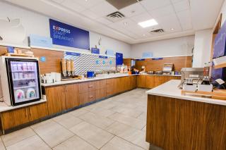 Holiday Inn Express & Suites - West Edmonton-Mall Area by IHG - Edmonton - 2