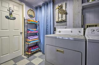 half Mi to Beach Canal-Front Galveston Home! - Galveston - 9