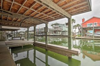 half Mi to Beach Canal-Front Galveston Home! - Galveston - 8