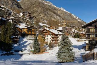 Haus Haro by Zermatt Premium Apartments - Zermatt - 0