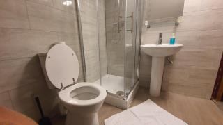 Little Foxes Hotel & Gatwick Airport Parking - Crawley - 2