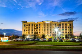 Staybridge Suites Orlando at SeaWorld by IHG - Free Breakfast & Shuttle to SeaWorld Parks - 0