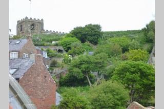 Kikas Cottage, Rear 89 Church Street, White Horse Yard - Whitby - 1