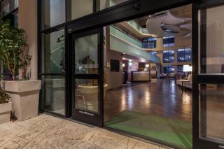 Holiday Inn and Suites Phoenix Airport North by IHG - 1