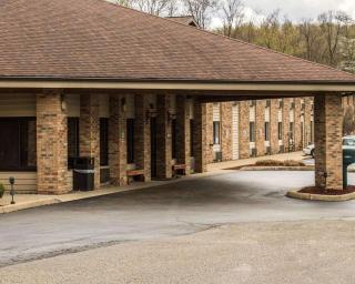 Quality Inn - East Liverpool - 9