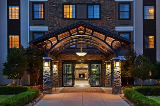 Staybridge Suites Tulsa-Woodland Hills by IHG - Tulsa - 1