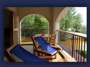 L'Hirondelle Self Catering Guest House - 3