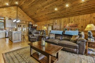 EAGLES CREST - Long Range Layered Mountain Views in peaceful neighborhood! - Mineral Bluff - 3